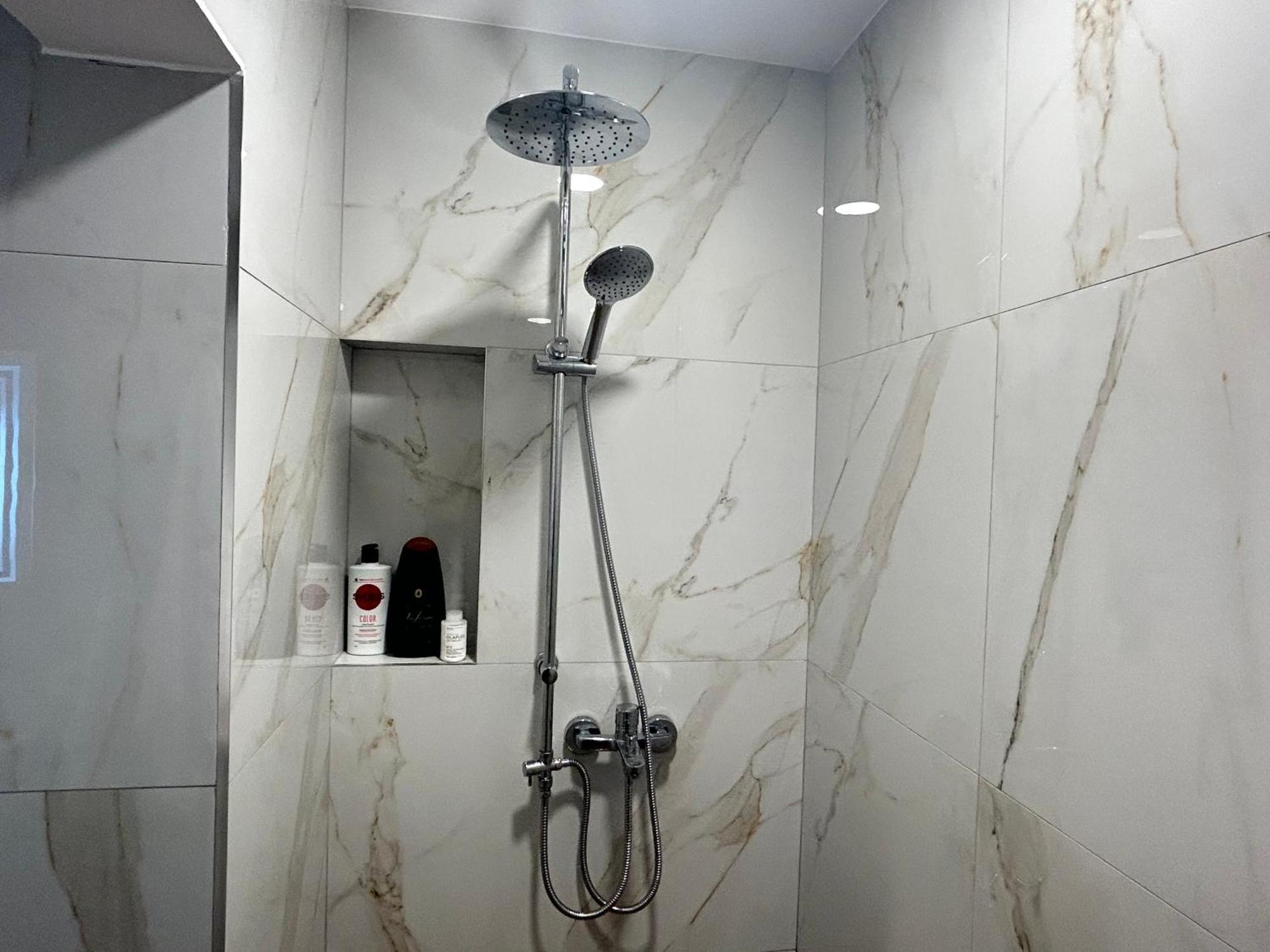 Apartment Spacious Fancy Tirana